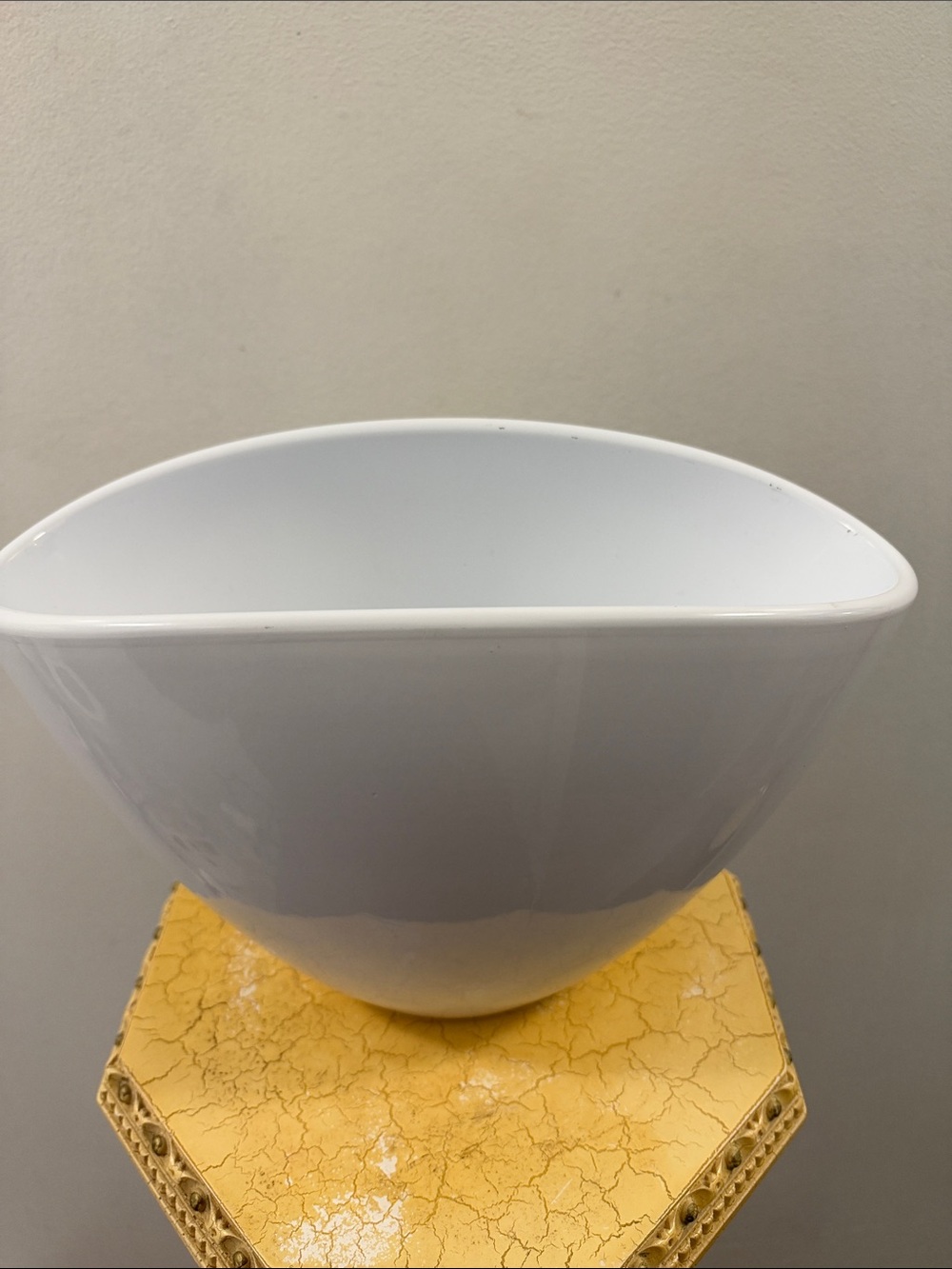 White Modern Ceramic Serving Bowl - Elegant Home Dining made in Germany